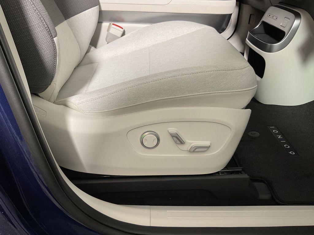 2026 Hyundai IONIQ 9 SE - Photo 38