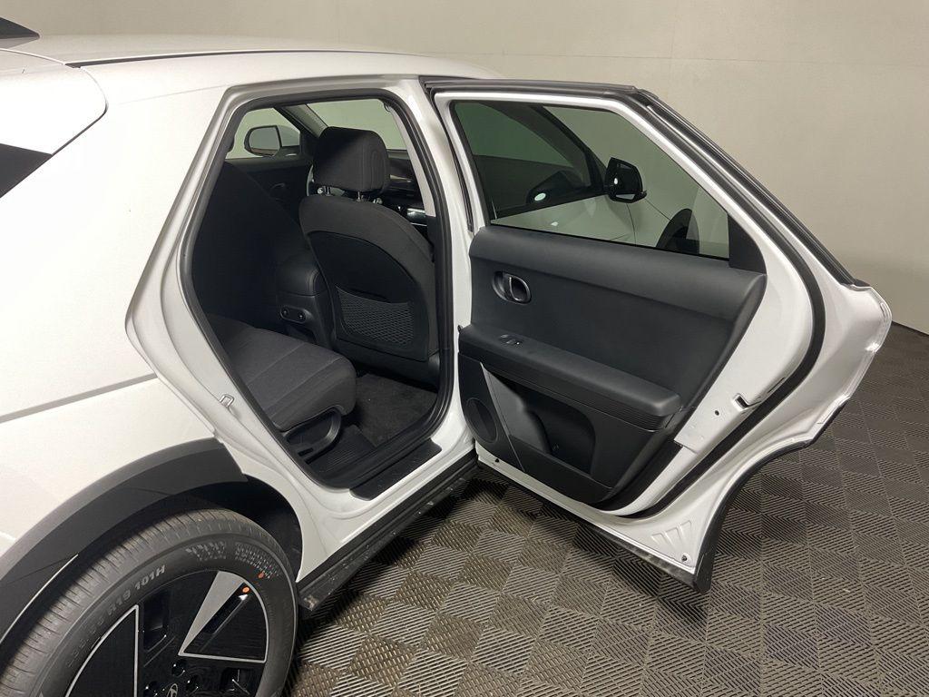 2025 Hyundai IONIQ 5 SE - Photo 34