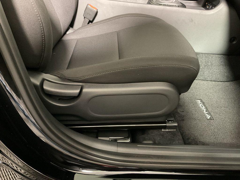 2026 Hyundai Kona SE - Photo 37