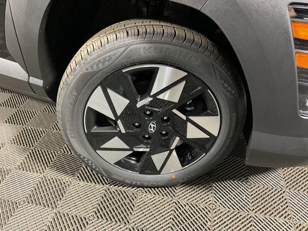 2025 Hyundai Kona SEL - Photo 38