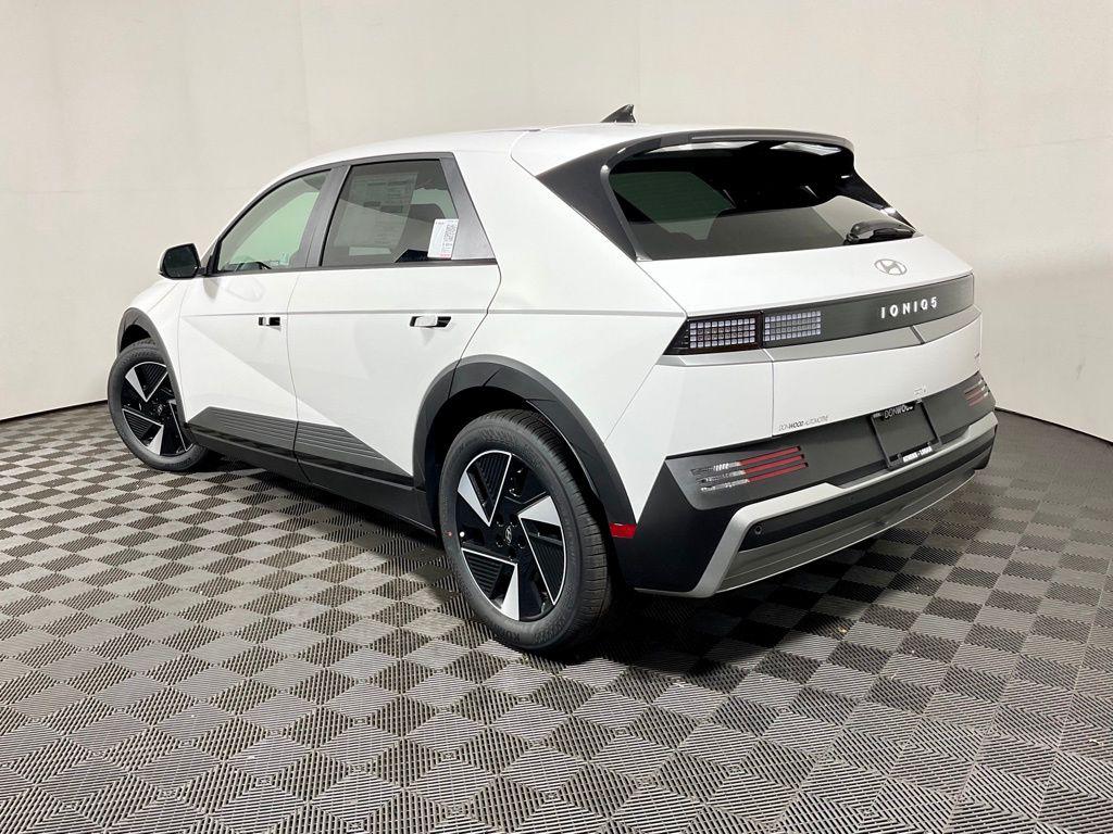 2025 Hyundai IONIQ 5 SE - Photo 12