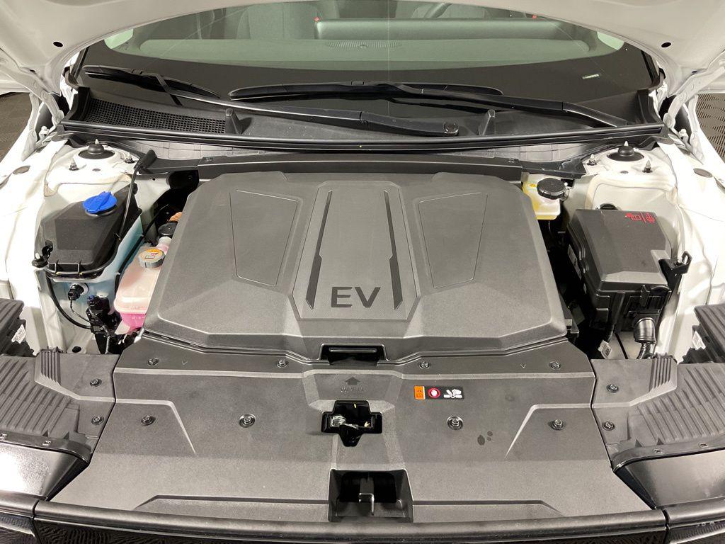 2025 Hyundai IONIQ 5 SE - Photo 9