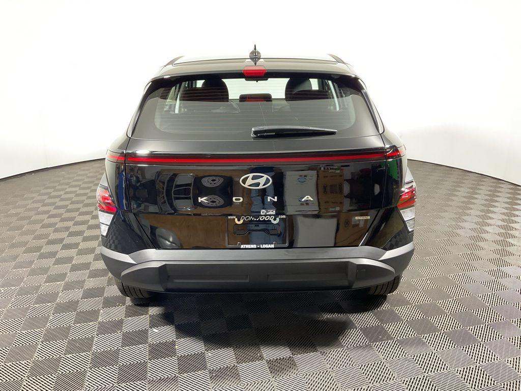 2026 Hyundai Kona SE - Photo 13