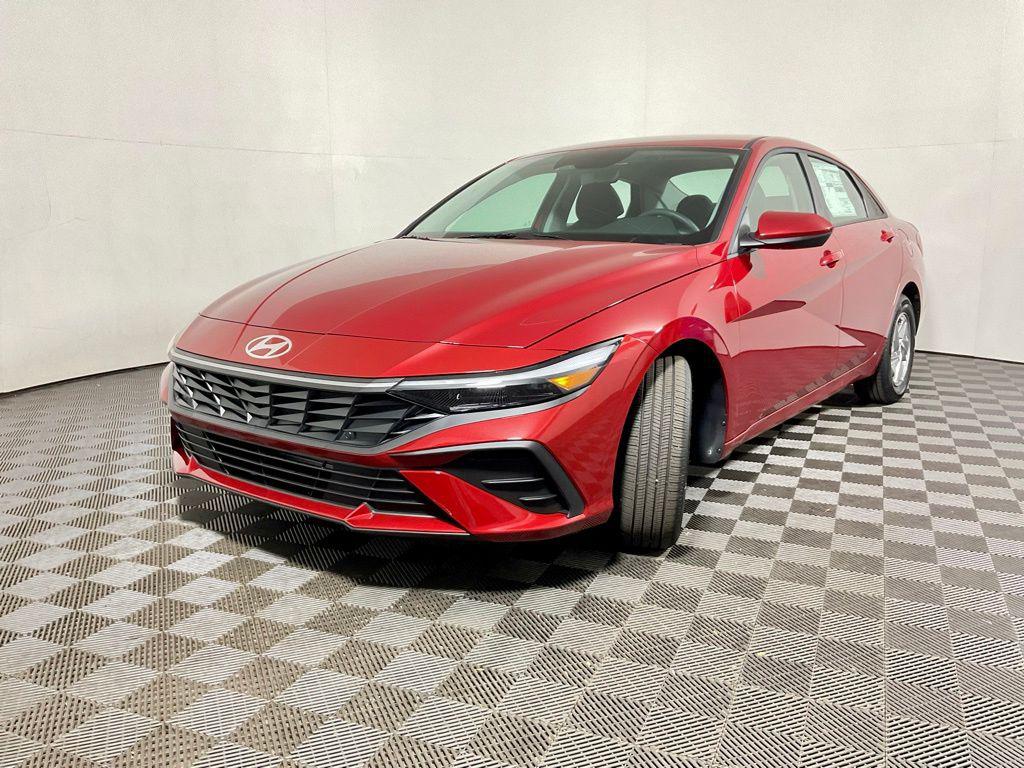 2025 Hyundai Elantra SE - Photo 10