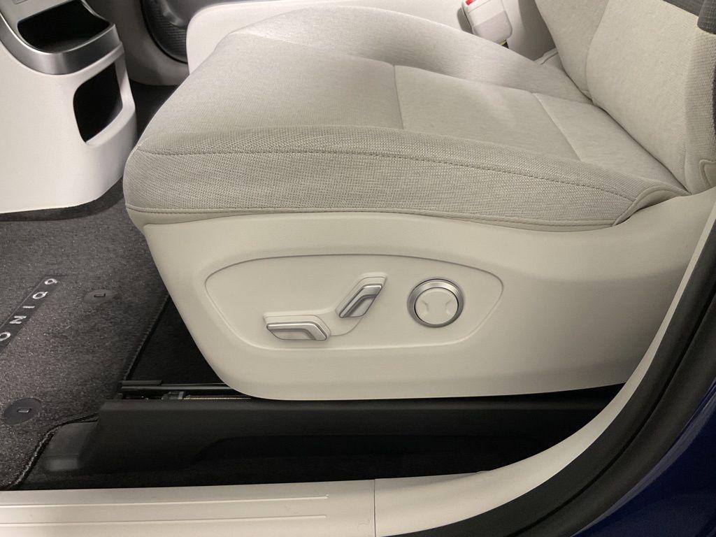 2026 Hyundai IONIQ 9 SE - Photo 22