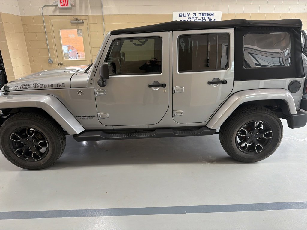 2017 Jeep Wrangler Unlimited Smoky Mountain photo 4