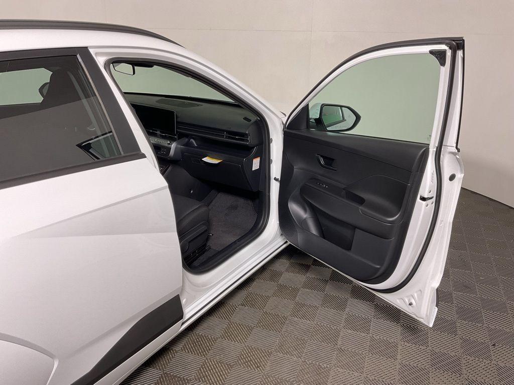 2025 Hyundai Kona EV SEL - Photo 36