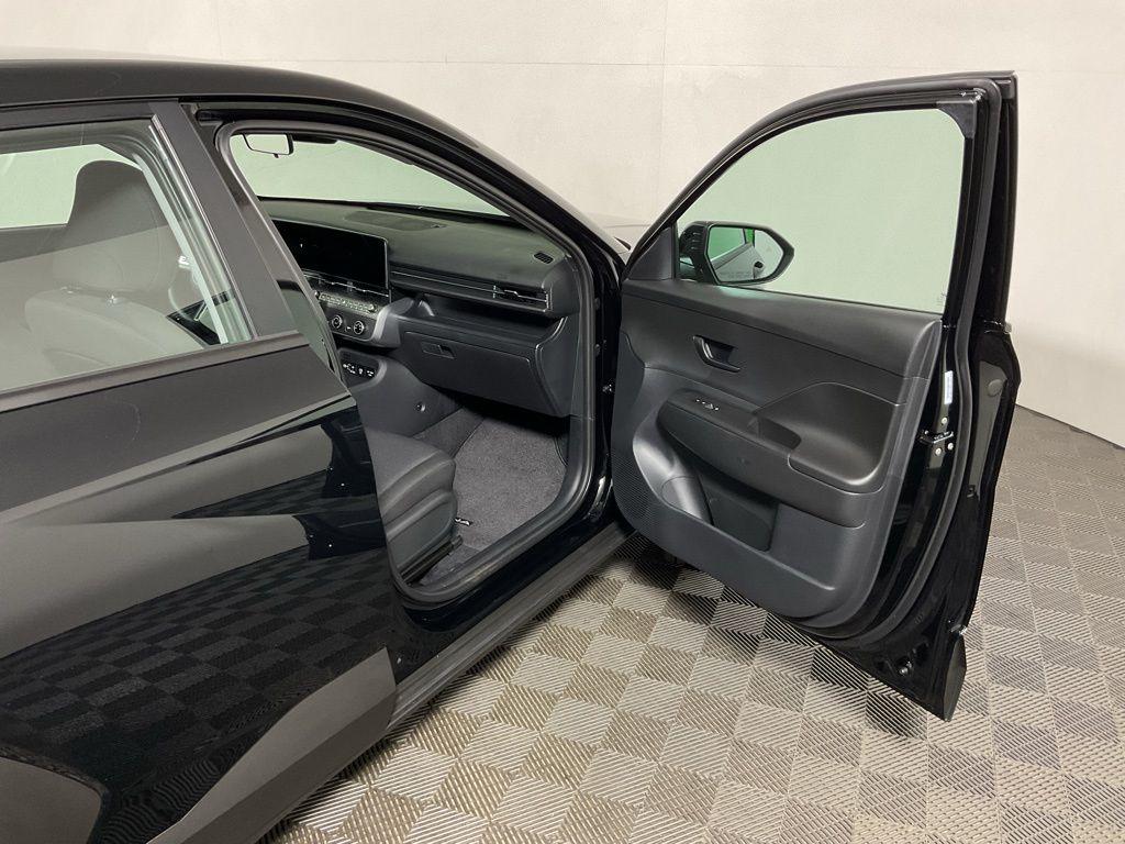 2026 Hyundai Kona SE - Photo 35