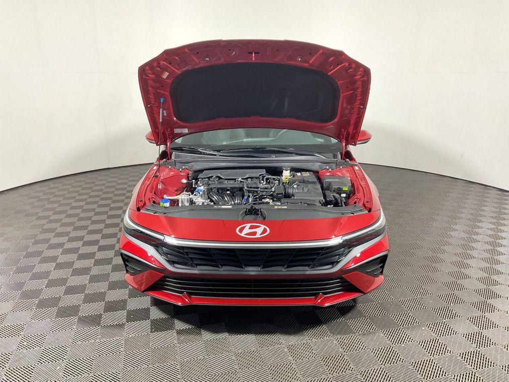 2025 Hyundai Elantra SE - Photo 8