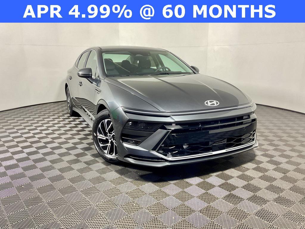 2026 Hyundai Sonata Hybrid Blue's photo