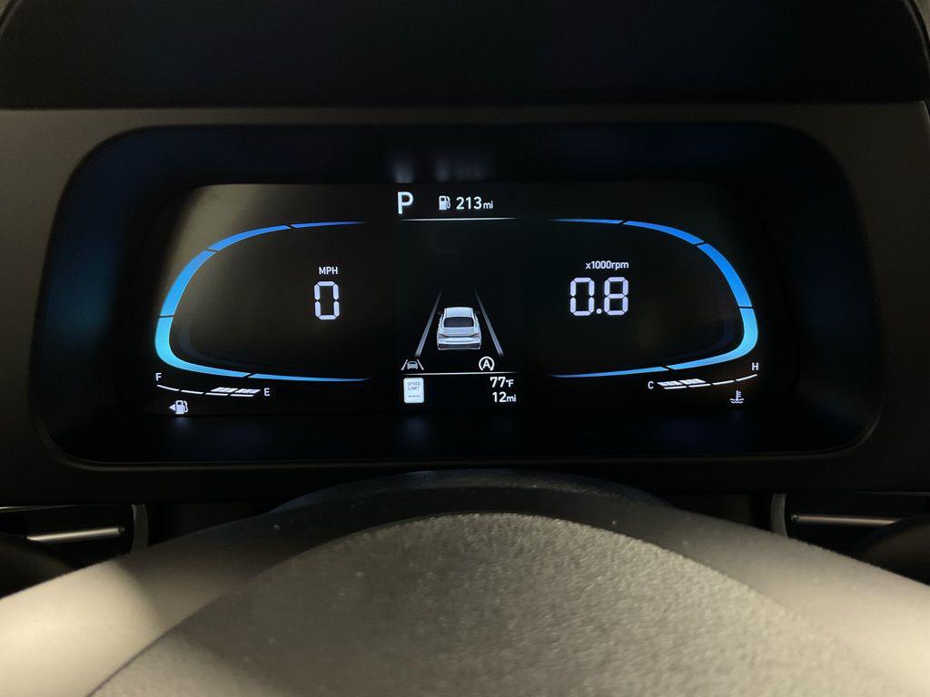 2025 Hyundai Elantra SE - Photo 26