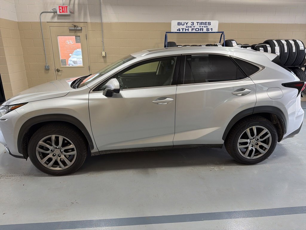 2016 Lexus NX 200t AWD photo 4