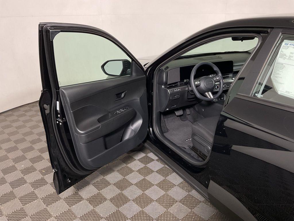 2026 Hyundai Kona SE - Photo 18