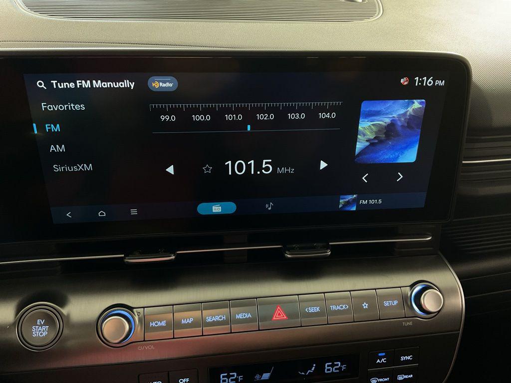 2025 Hyundai Kona EV SEL - Photo 24