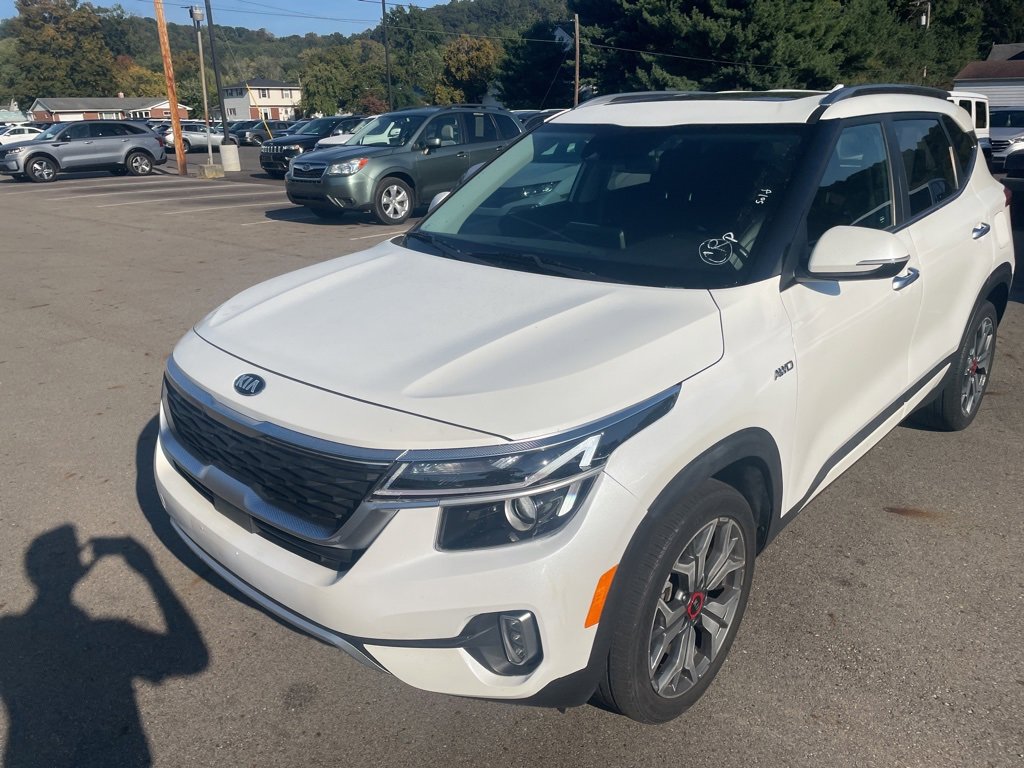 2021 Kia Seltos SX photo 2