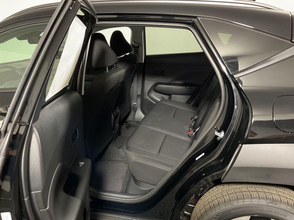 2025 Hyundai Kona SEL - Photo 32