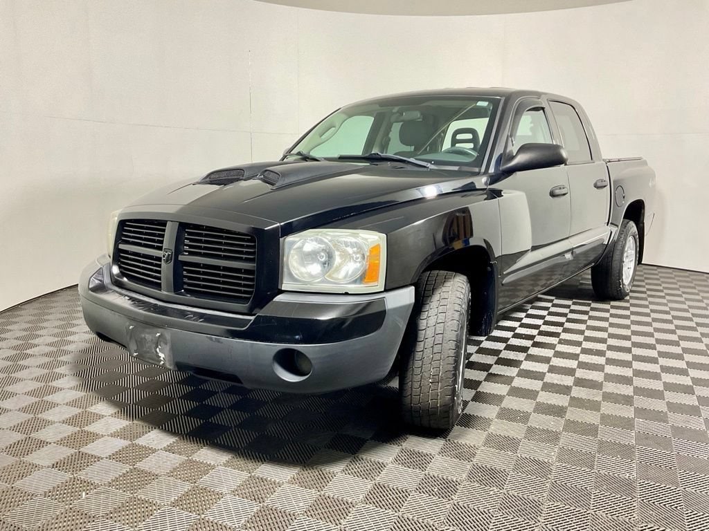 Used 2005 Dodge Dakota SLT Quad Cab 131 WB 4WD SLT