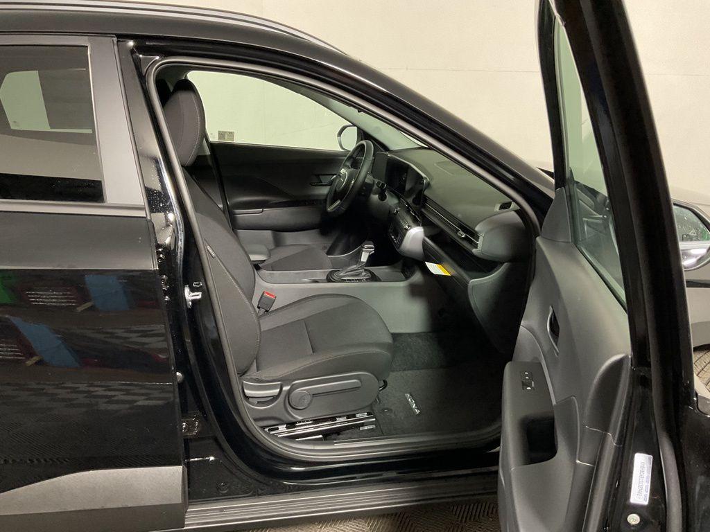 2025 Hyundai Kona SEL - Photo 36