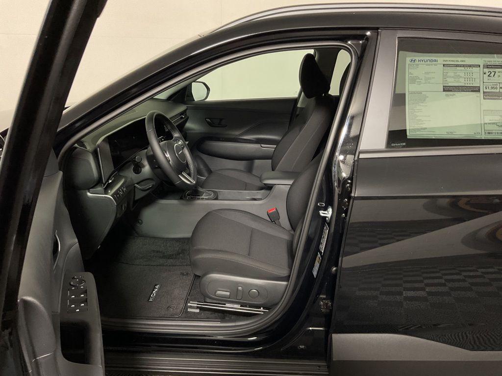 2025 Hyundai Kona SEL - Photo 20