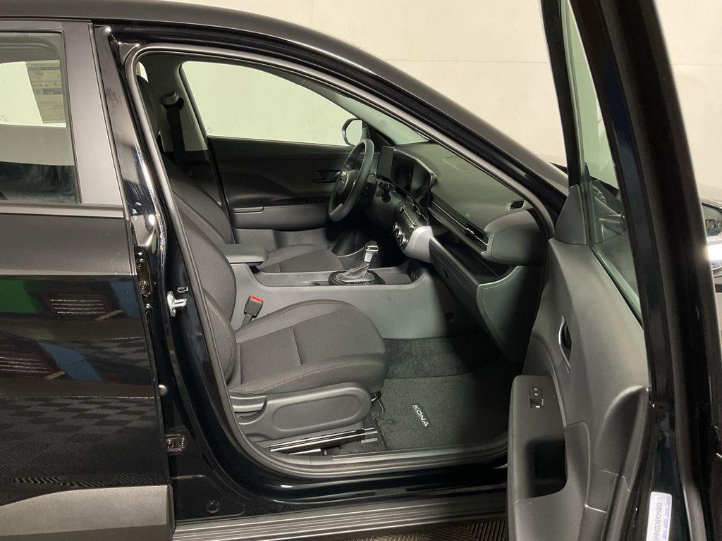 2026 Hyundai Kona SE - Photo 36