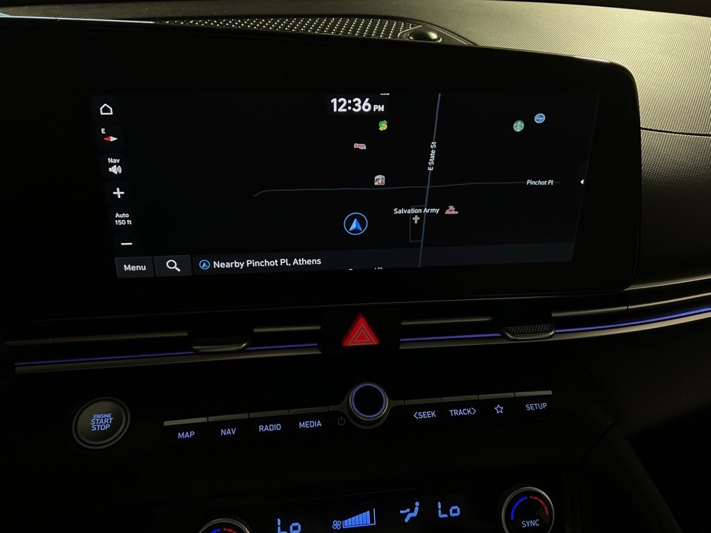 2024 Hyundai Elantra SEL photo 2