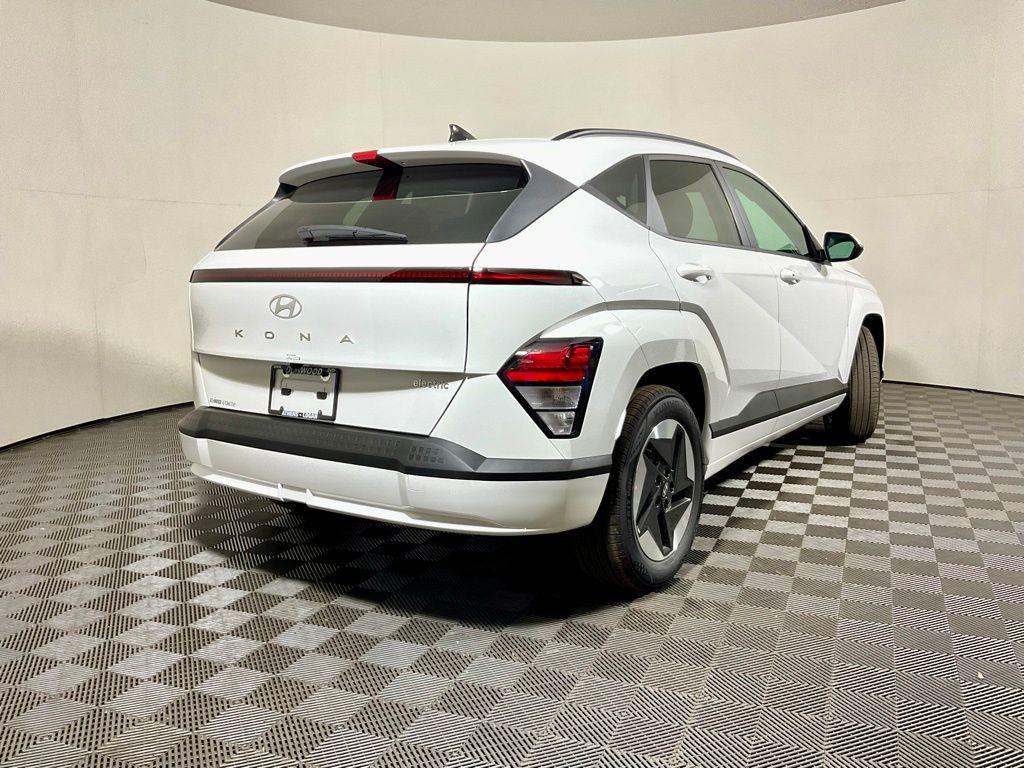 2025 Hyundai Kona EV SEL - Photo 17