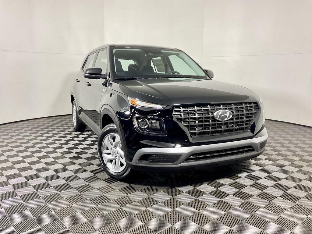 2026 Hyundai Venue SE's photo