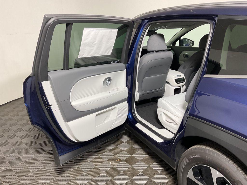 2026 Hyundai IONIQ 9 SE - Photo 32