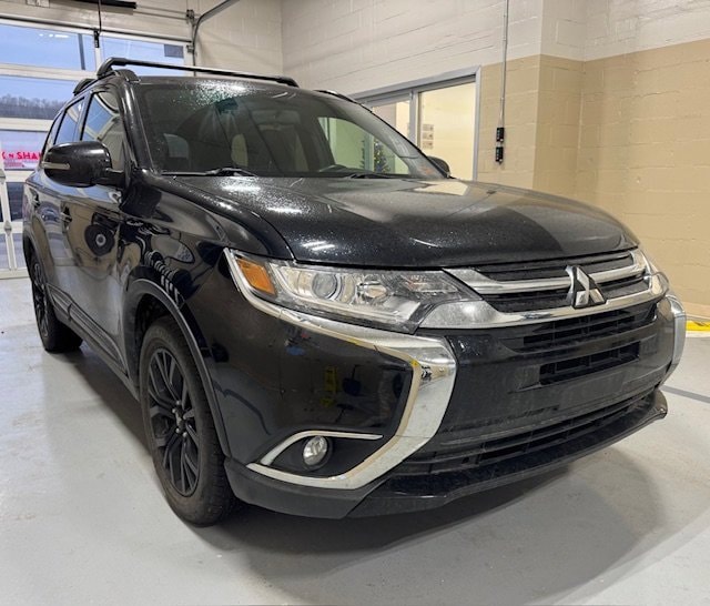 2018 Mitsubishi Outlander LE's photo