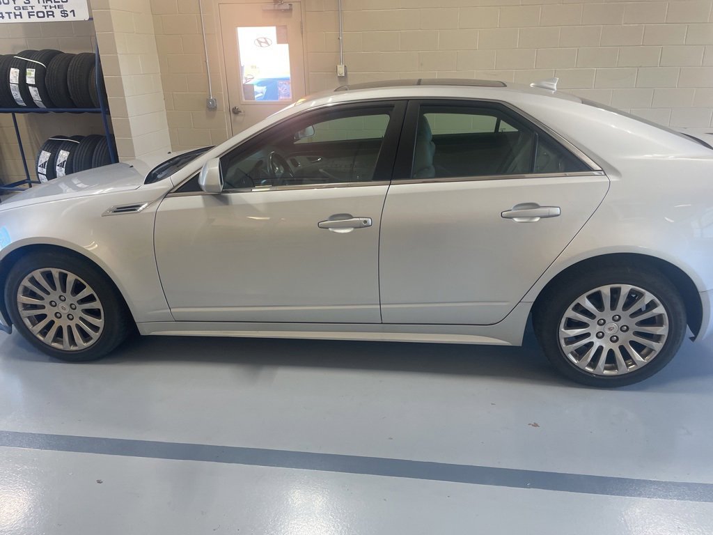 2010 Cadillac CTS Performance Sedan photo 2