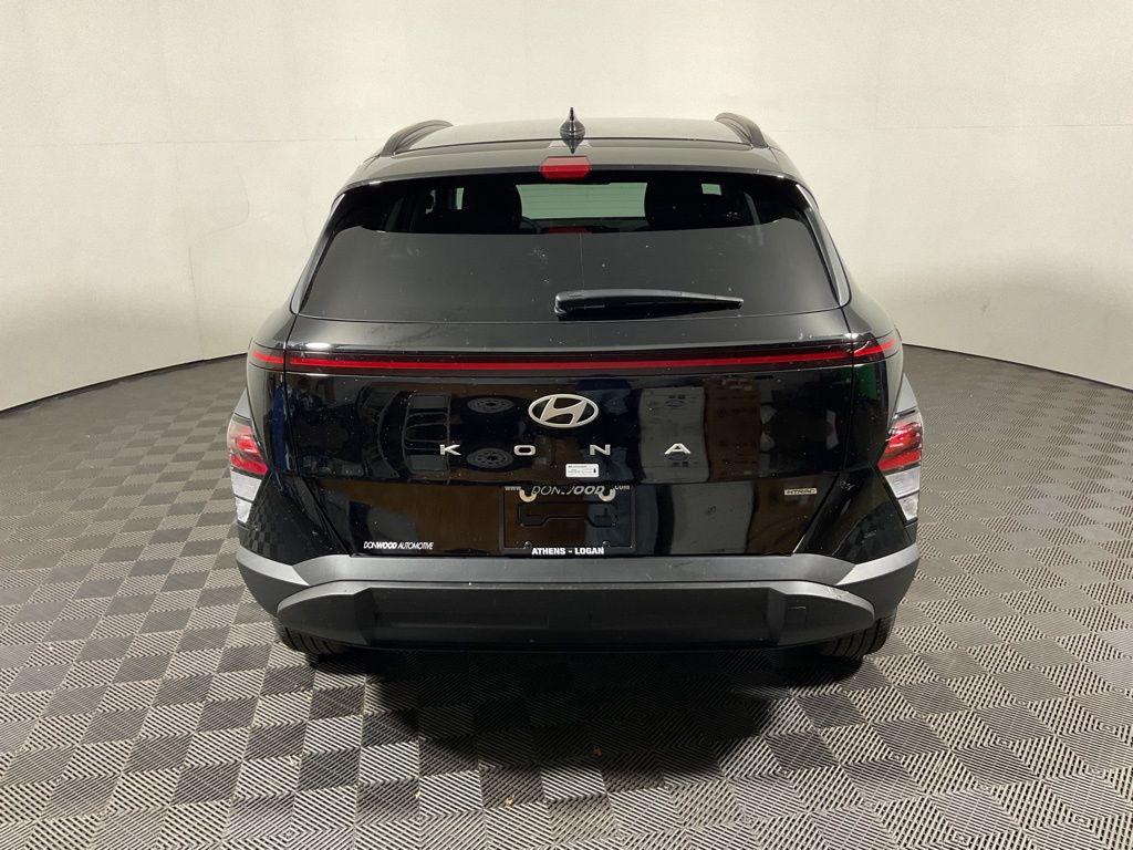 2025 Hyundai Kona SEL - Photo 13