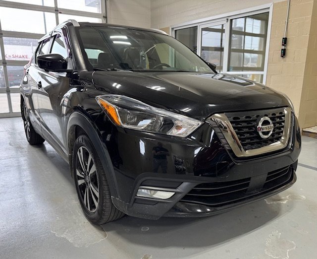 2020 Nissan Kicks SR's photo