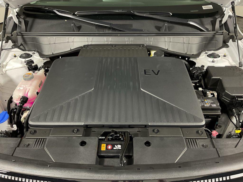 2025 Hyundai Kona EV SEL - Photo 9