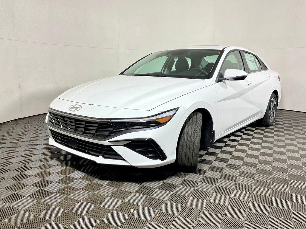 New 2026 Hyundai Elantra Limited Sedan