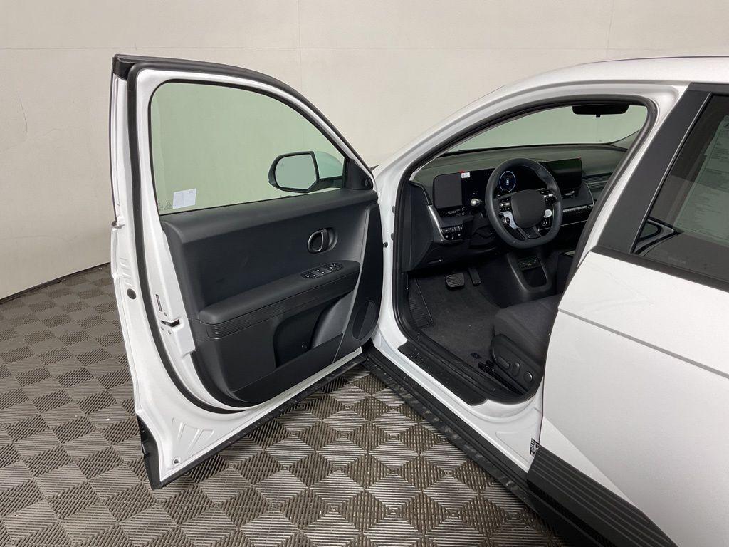 2025 Hyundai IONIQ 5 SE - Photo 19