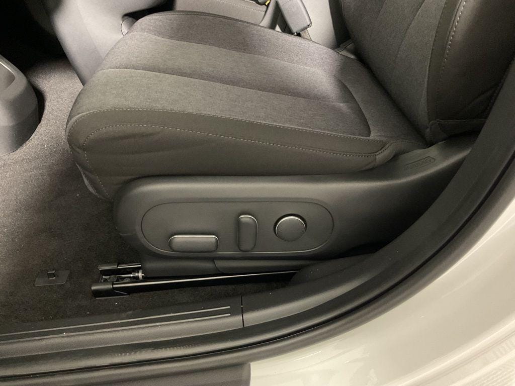 2025 Hyundai IONIQ 5 SE - Photo 22