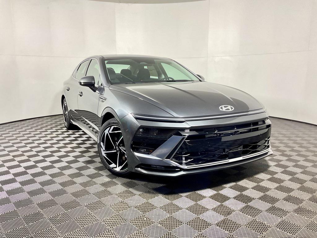 2026 Hyundai Sonata SEL's photo