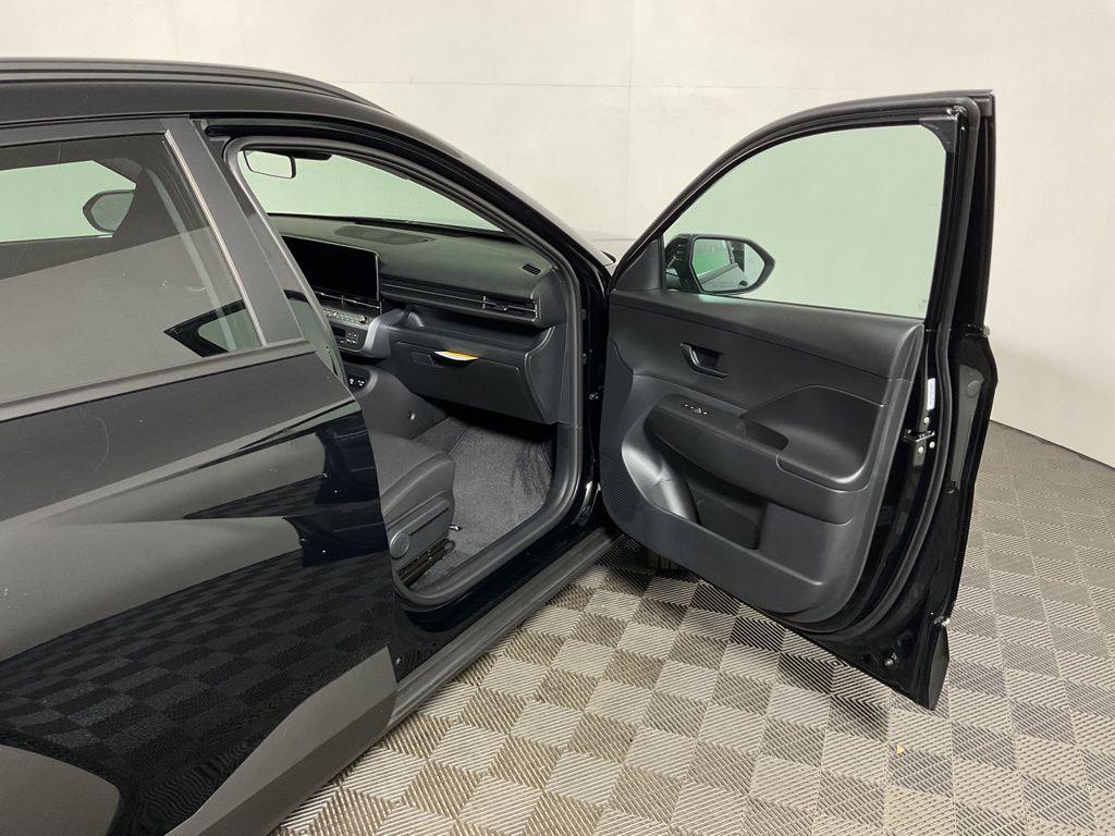 2025 Hyundai Kona SEL - Photo 35