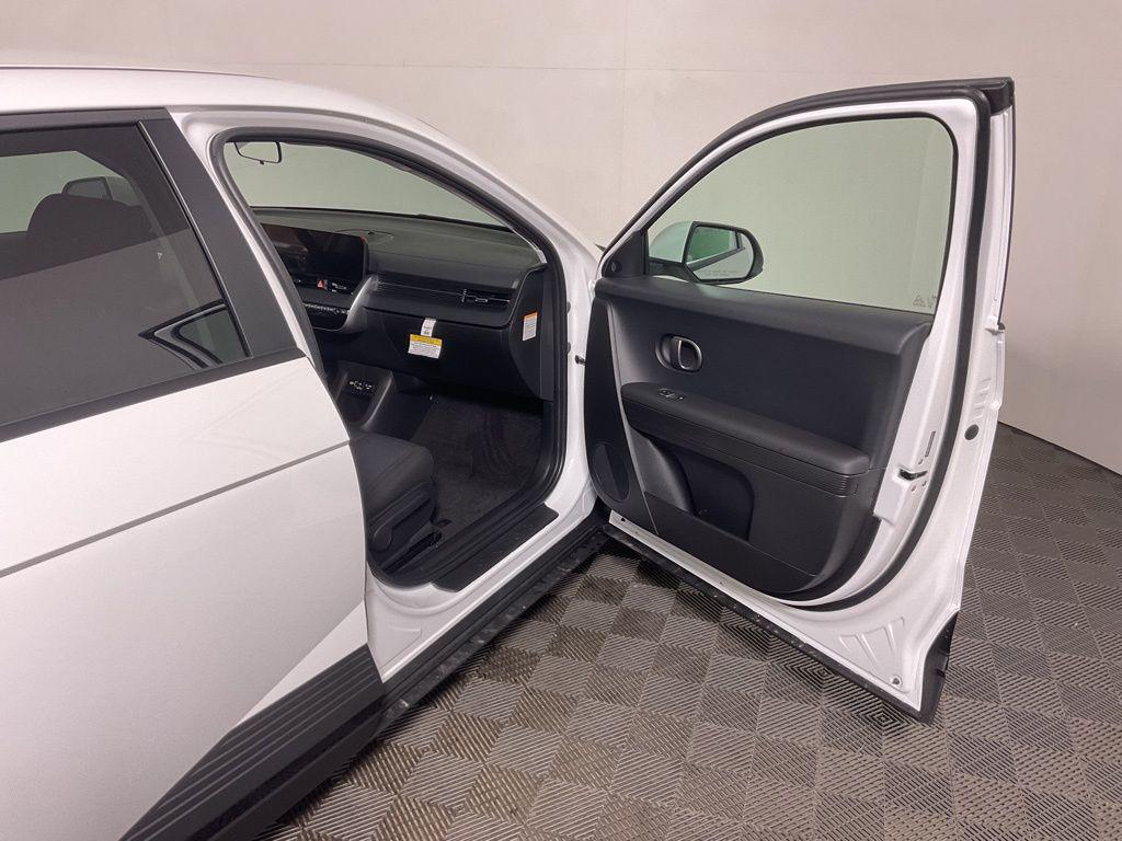 2025 Hyundai IONIQ 5 SE - Photo 36