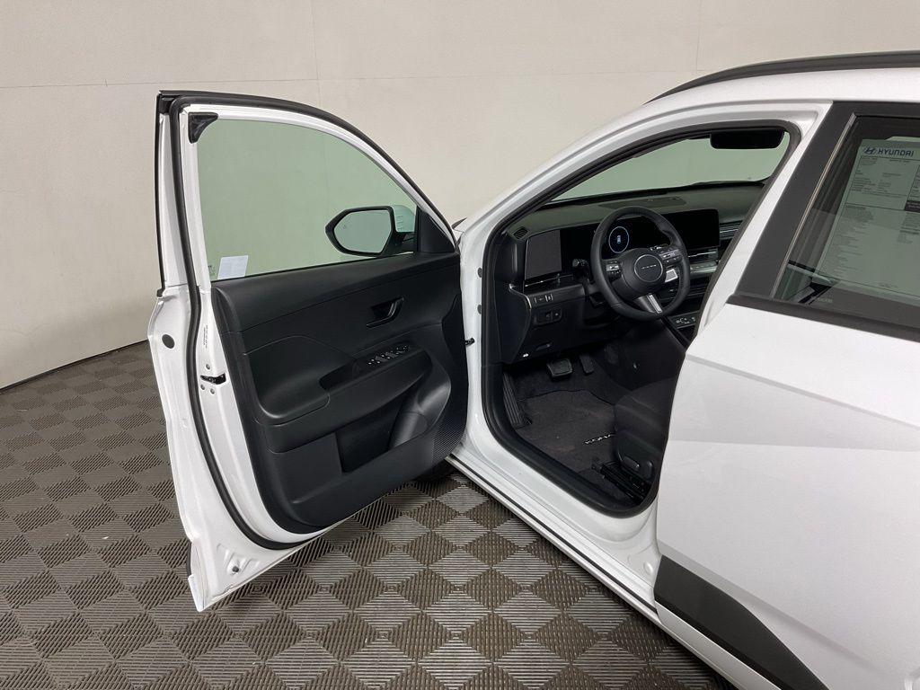 2025 Hyundai Kona EV SEL - Photo 19