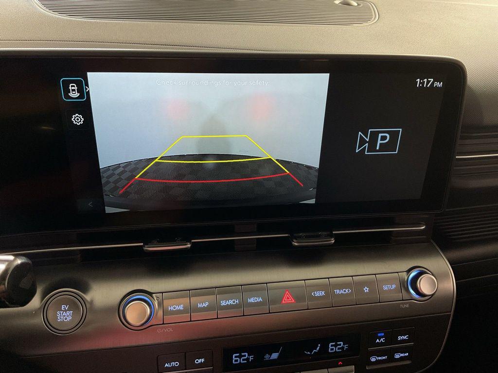 2025 Hyundai Kona EV SEL - Photo 3
