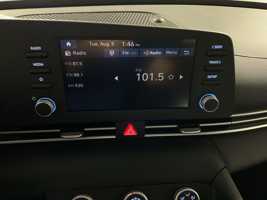 2025 Hyundai Elantra SE - Photo 24