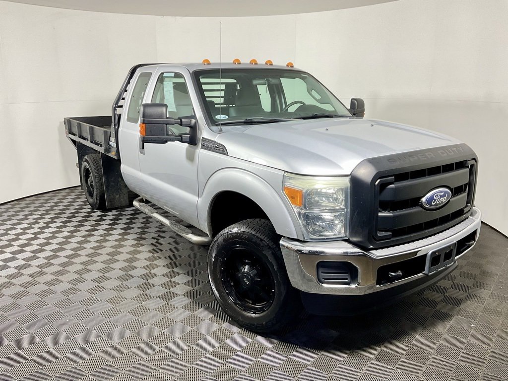 2011 Ford F-350 XL photo 2