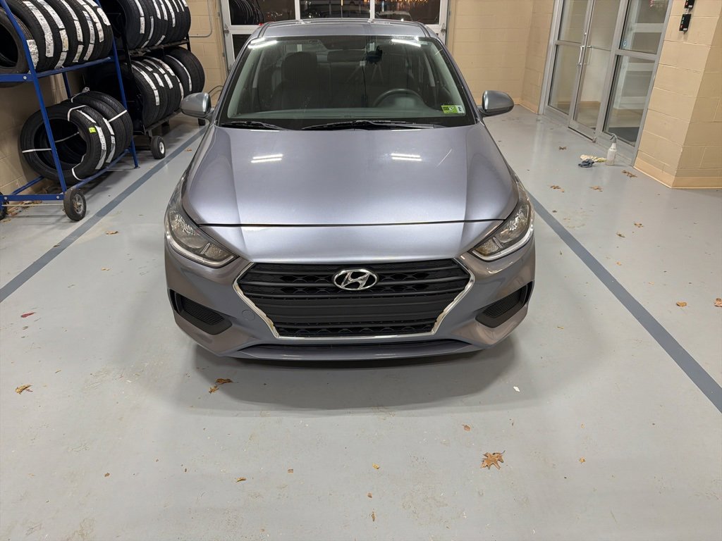 2020 Hyundai Accent SE photo 2