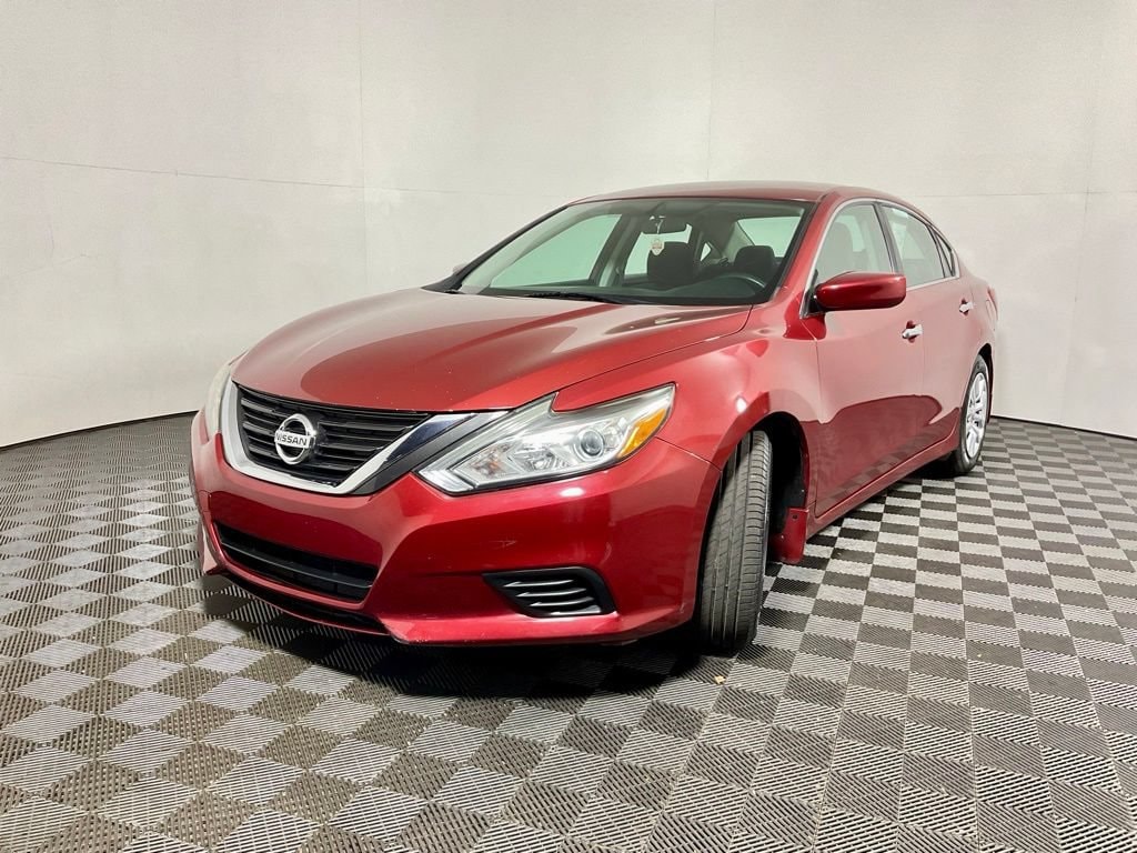 Used 2016 Nissan Altima S with VIN 1N4AL3AP5GN344340 for sale in Athens, OH
