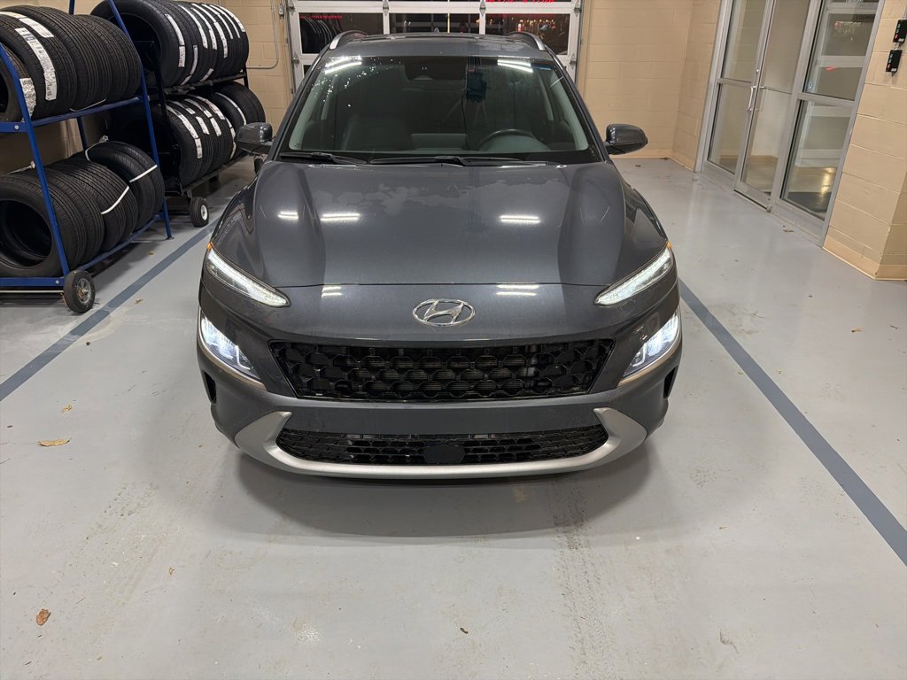 2022 Hyundai Kona Limited photo 2