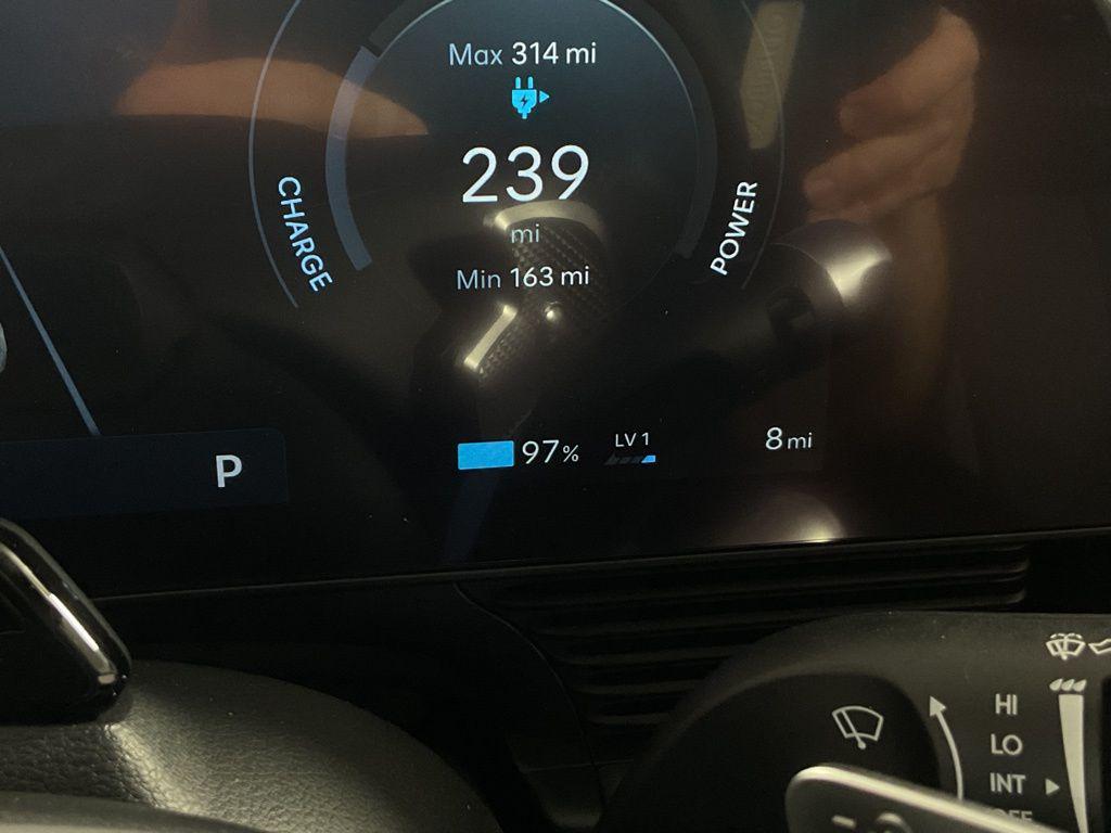 2025 Hyundai IONIQ 5 SE - Photo 40