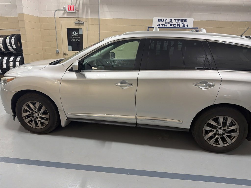 2013 Infiniti JX35 photo 2