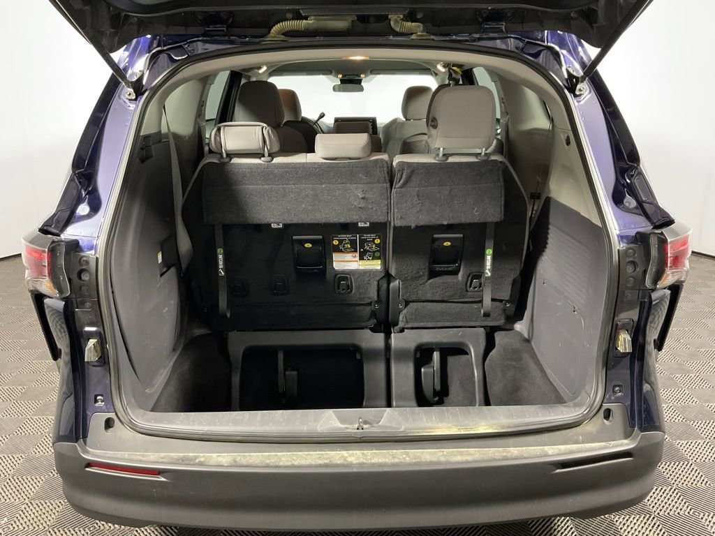 2023 Toyota Sienna LE - Photo 14