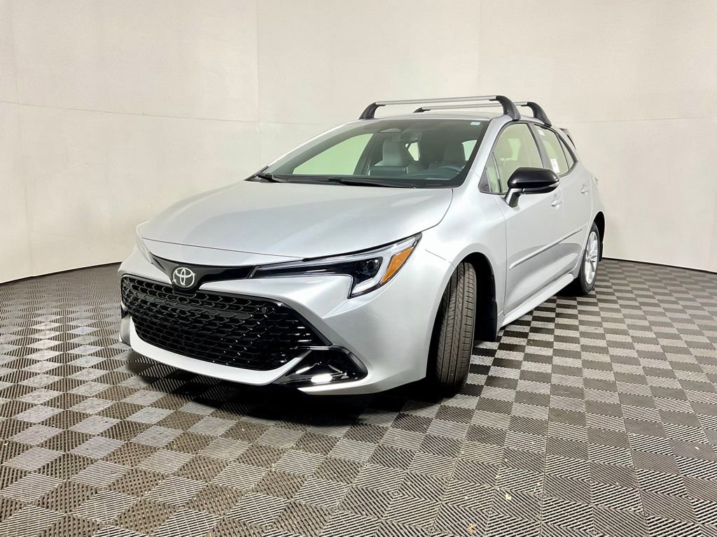 2026 Toyota Corolla Hatchback SE - Photo 9